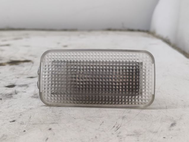 bontott TOYOTA AVENSIS T25 Ajtó Világítás