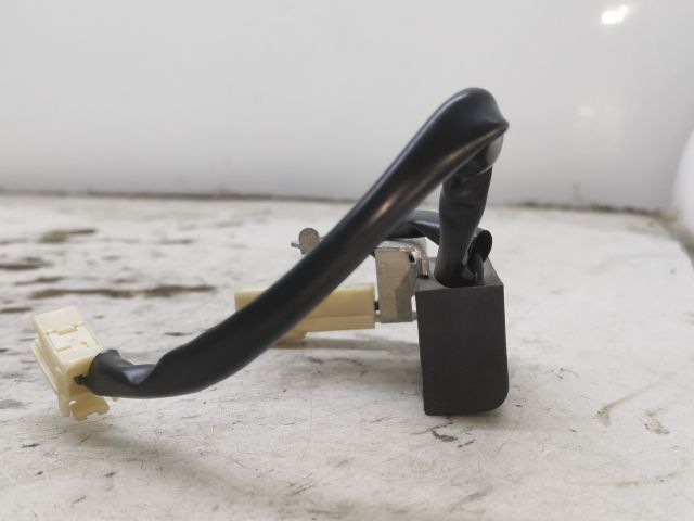 bontott TOYOTA AVENSIS T25 Antenna Erősítő