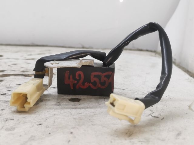 bontott TOYOTA AVENSIS T25 Antenna Erősítő