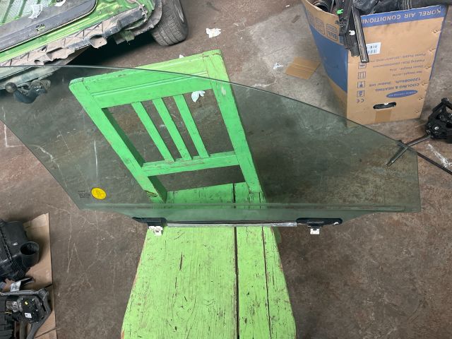 bontott TOYOTA AVENSIS T25 Bal első Ablak