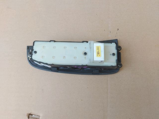 bontott TOYOTA AVENSIS T25 Bal első Ablakemelő Kapcsoló