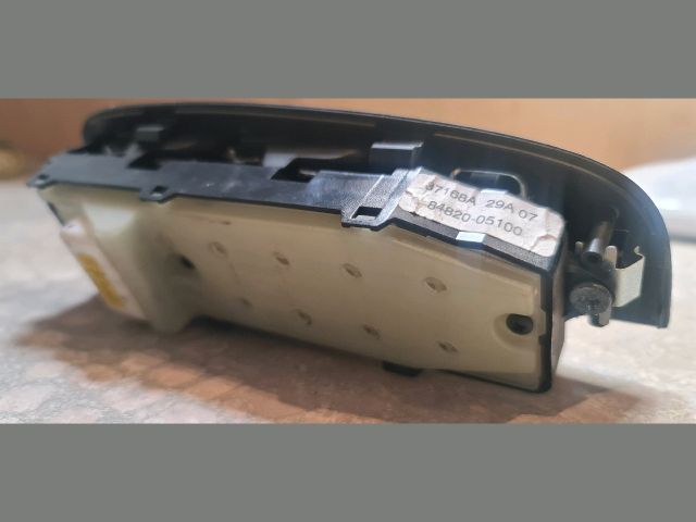 bontott TOYOTA AVENSIS T25 Bal első Ablakemelő Kapcsoló