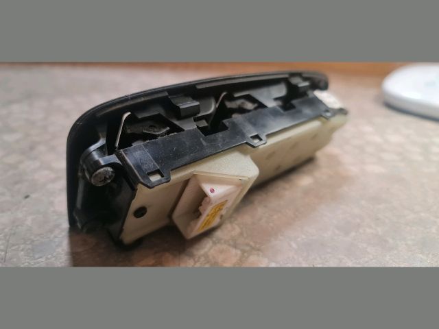 bontott TOYOTA AVENSIS T25 Bal első Ablakemelő Kapcsoló