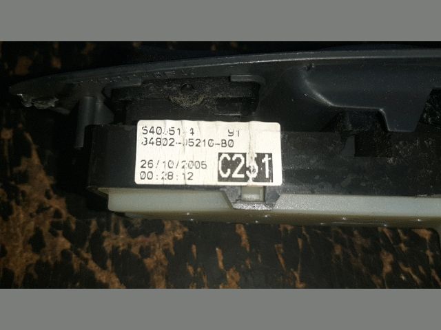 bontott TOYOTA AVENSIS T25 Bal első Ablakemelő Kapcsoló