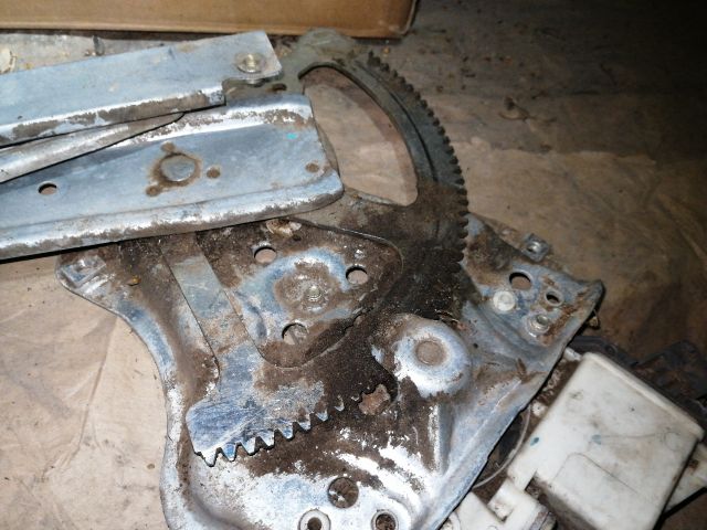 bontott TOYOTA AVENSIS T25 Bal első Ablakemelő Szerkezet (Elektromos)