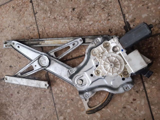 bontott TOYOTA AVENSIS T25 Bal első Ablakemelő Szerkezet (Elektromos)