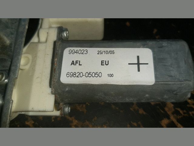 bontott TOYOTA AVENSIS T25 Bal első Ablakemelő Szerkezet (Elektromos)