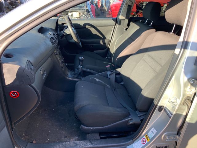 bontott TOYOTA AVENSIS T25 Bal első Ajtó Kárpit