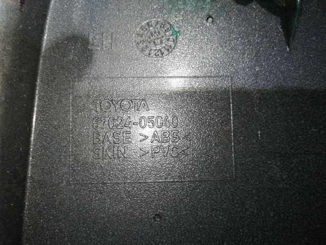 bontott TOYOTA AVENSIS T25 Bal első Ajtó Kárpit