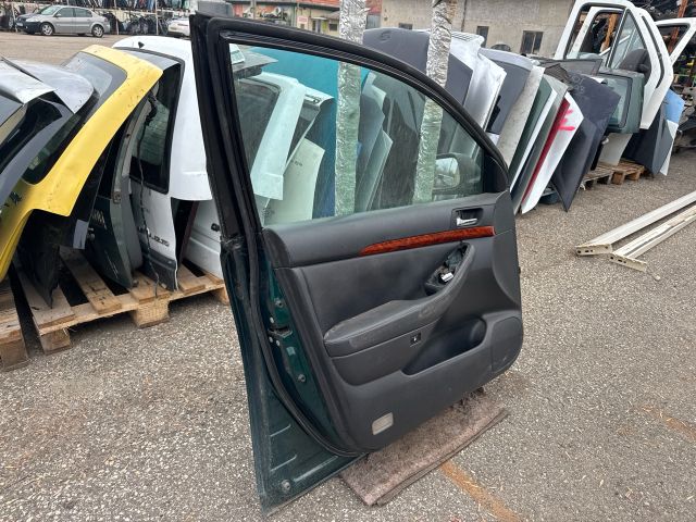bontott TOYOTA AVENSIS T25 Bal első Ajtó (Részeivel)