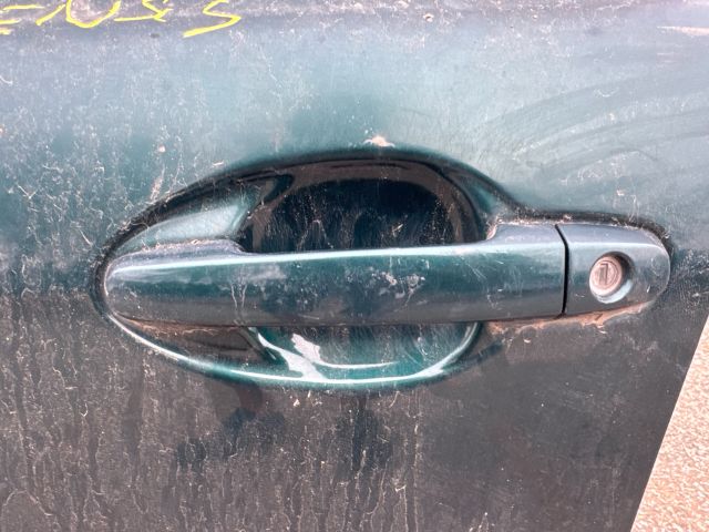 bontott TOYOTA AVENSIS T25 Bal első Ajtó (Részeivel)