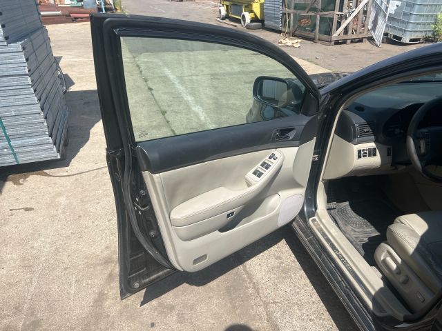 bontott TOYOTA AVENSIS T25 Bal első Ajtó (Üres lemez)