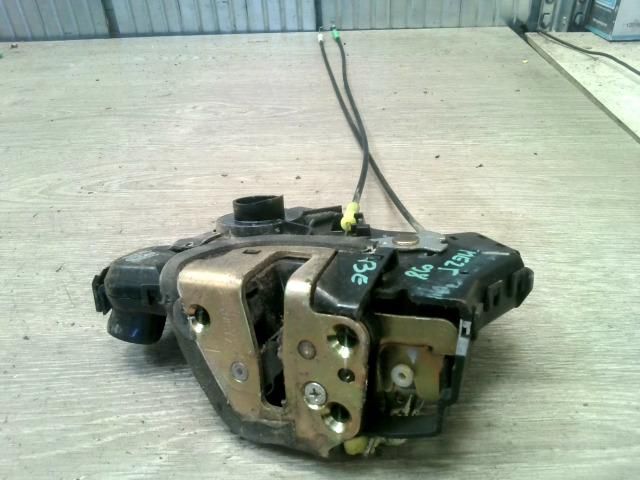 bontott TOYOTA AVENSIS T25 Bal első Ajtózár