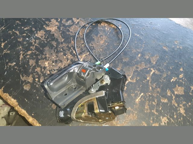 bontott TOYOTA AVENSIS T25 Bal első Ajtózár