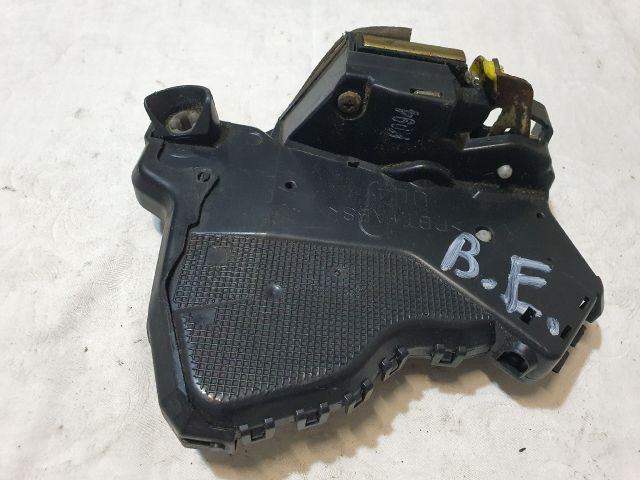 bontott TOYOTA AVENSIS T25 Bal első Ajtózár