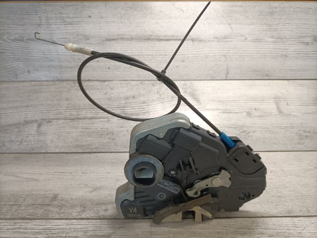 bontott TOYOTA AVENSIS T25 Bal első Ajtózár