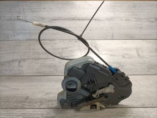 bontott TOYOTA AVENSIS T25 Bal első Ajtózár