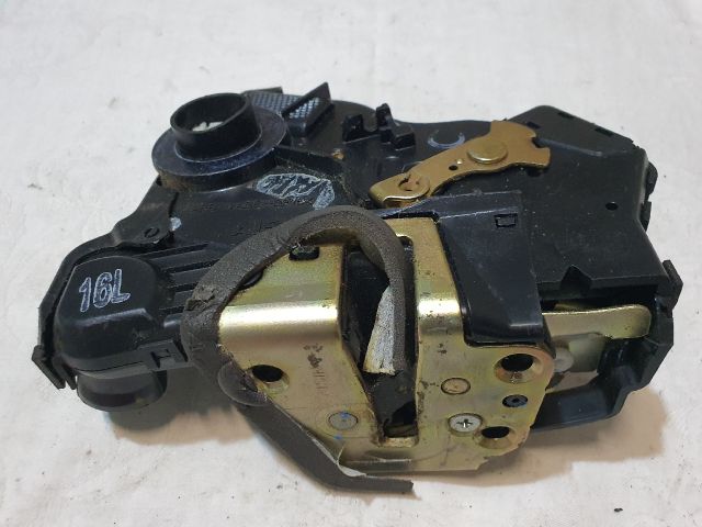 bontott TOYOTA AVENSIS T25 Bal első Ajtózár