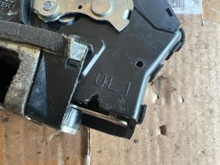 bontott TOYOTA AVENSIS T25 Bal első Ajtózár