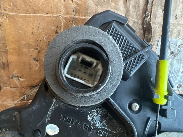 bontott TOYOTA AVENSIS T25 Bal első Ajtózár