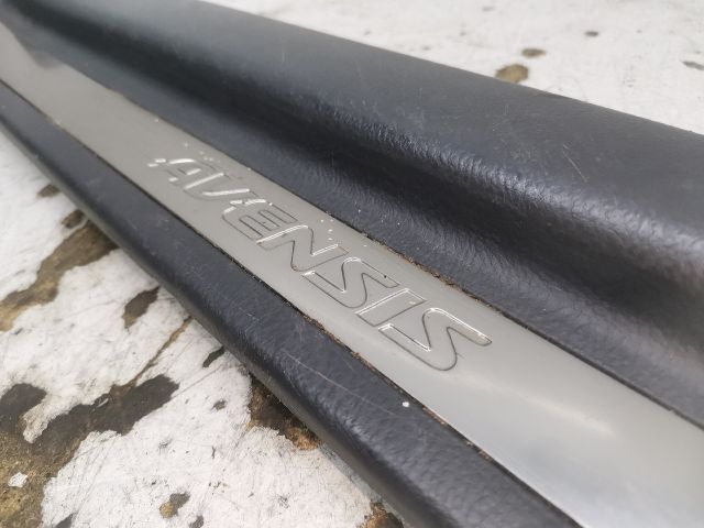 bontott TOYOTA AVENSIS T25 Bal első Küszöb Díszléc