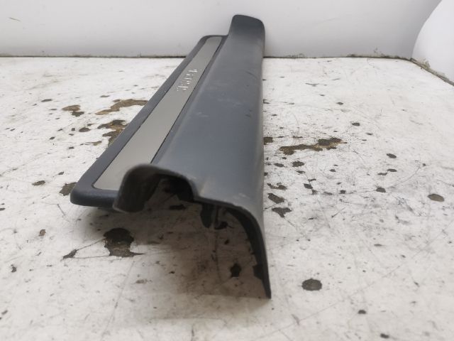 bontott TOYOTA AVENSIS T25 Bal első Küszöb Díszléc