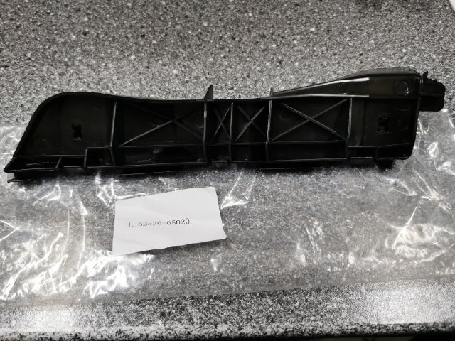 bontott TOYOTA AVENSIS T25 Bal első Oldal Lökhárító Tartó (Műanyag)