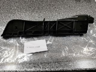 bontott TOYOTA AVENSIS T25 Bal első Oldal Lökhárító Tartó (Műanyag)