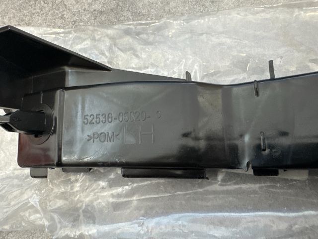 bontott TOYOTA AVENSIS T25 Bal első Oldal Lökhárító Tartó (Műanyag)