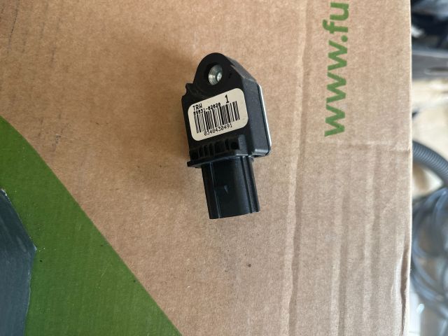 bontott TOYOTA AVENSIS T25 Bal első Oldal Ütközés Érzékelő