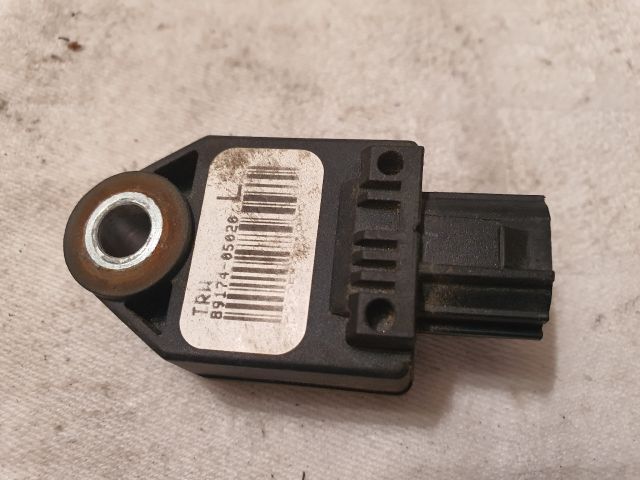 bontott TOYOTA AVENSIS T25 Bal első Oldal Ütközés Érzékelő