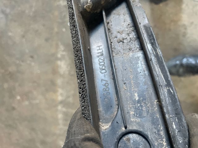 bontott TOYOTA AVENSIS T25 Bal első Sárvédő Zajszigetelés