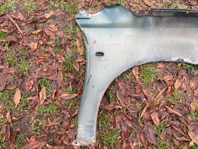 bontott TOYOTA AVENSIS T25 Bal első Sárvédő