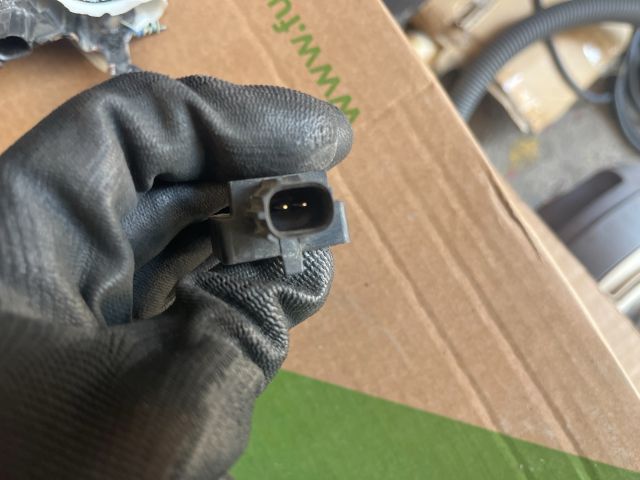 bontott TOYOTA AVENSIS T25 Bal első Ütközés Érzékelő (Homlokfalon)