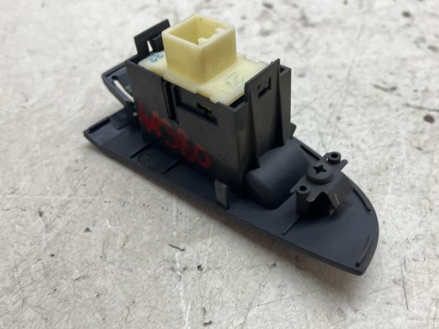 bontott TOYOTA AVENSIS T25 Bal hátsó Ablakemelő Kapcsoló