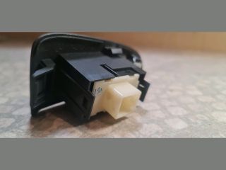 bontott TOYOTA AVENSIS T25 Bal hátsó Ablakemelő Kapcsoló