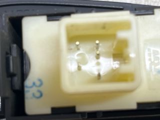 bontott TOYOTA AVENSIS T25 Bal hátsó Ablakemelő Kapcsoló