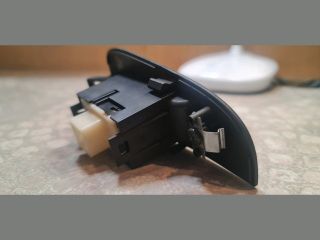 bontott TOYOTA AVENSIS T25 Bal hátsó Ablakemelő Kapcsoló