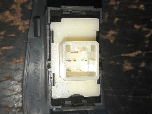 bontott TOYOTA AVENSIS T25 Bal hátsó Ablakemelő Kapcsoló