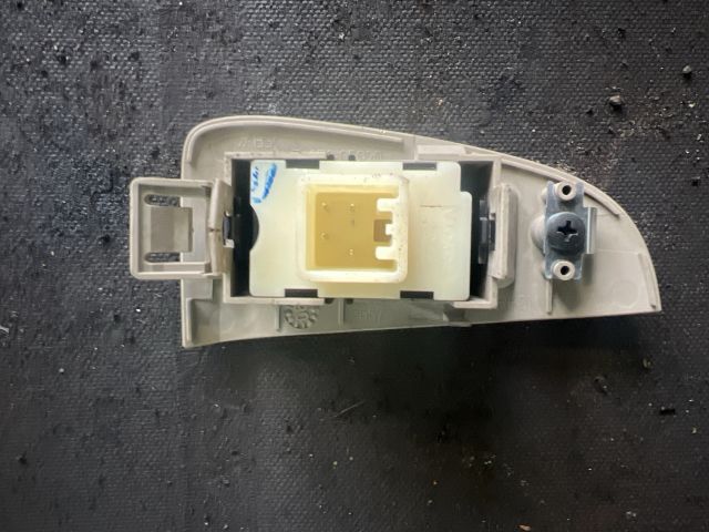 bontott TOYOTA AVENSIS T25 Bal hátsó Ablakemelő Kapcsoló