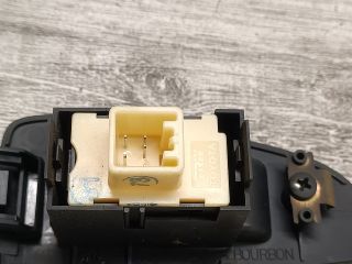 bontott TOYOTA AVENSIS T25 Bal hátsó Ablakemelő Kapcsoló