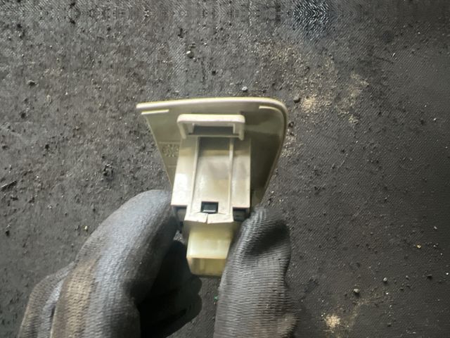 bontott TOYOTA AVENSIS T25 Bal hátsó Ablakemelő Kapcsoló