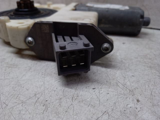 bontott TOYOTA AVENSIS T25 Bal hátsó Ablakemelő Motor