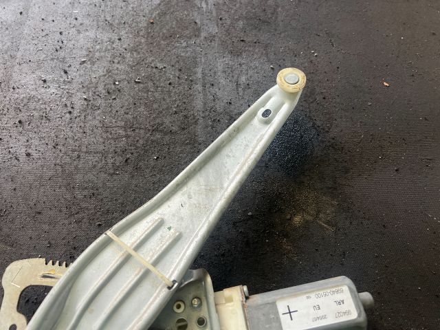 bontott TOYOTA AVENSIS T25 Bal hátsó Ablakemelő Szerkezet (Elektromos)