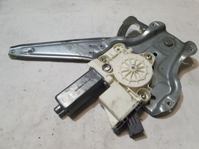 bontott TOYOTA AVENSIS T25 Bal hátsó Ablakemelő Szerkezet (Elektromos)