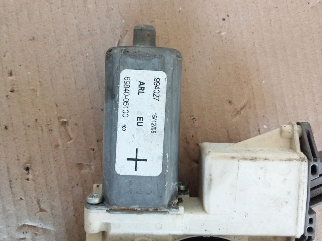 bontott TOYOTA AVENSIS T25 Bal hátsó Ablakemelő Szerkezet (Elektromos)