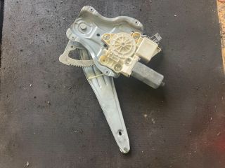 bontott TOYOTA AVENSIS T25 Bal hátsó Ablakemelő Szerkezet (Elektromos)