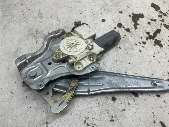 bontott TOYOTA AVENSIS T25 Bal hátsó Ablakemelő Szerkezet (Elektromos)