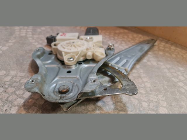 bontott TOYOTA AVENSIS T25 Bal hátsó Ablakemelő Szerkezet (Elektromos)