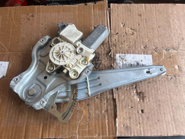 bontott TOYOTA AVENSIS T25 Bal hátsó Ablakemelő Szerkezet (Elektromos)